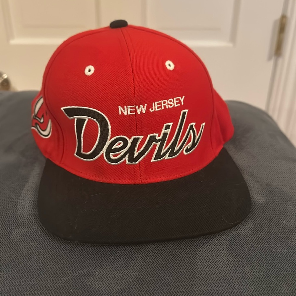 New adjustable NJ Devils hat-smoke free home